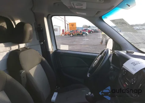 2021 Ram Promaster City Tradesman z USA, uszkodzony, nr VIN ZFBHRFAB8M6T97572